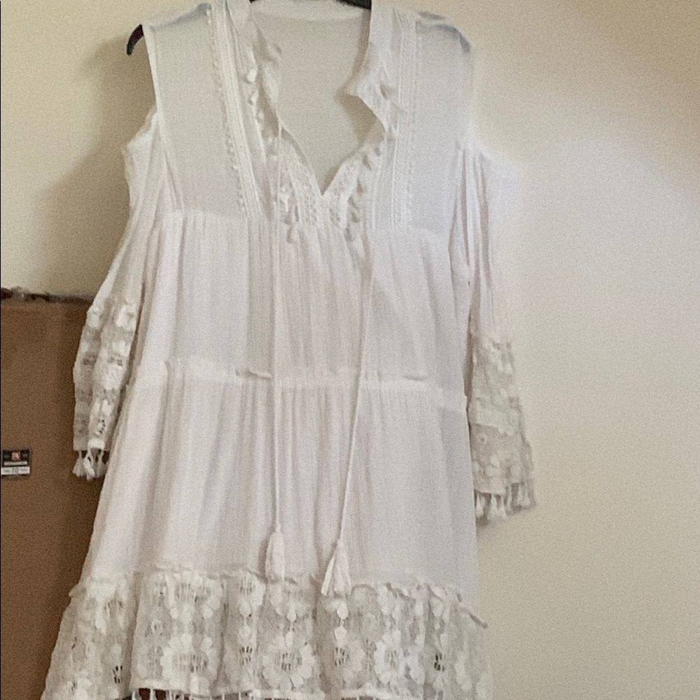 White Tiered Ruffled 3/4 Sleeve Tunic